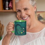 Personalisierte Vintage Herz Geburt Blume 11 oz Keramik Becher mit 1-12 Namen und Titel Geburtstag Weihnachten Geschenk für Mama Oma