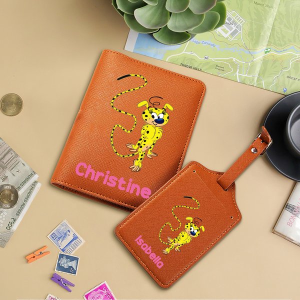 Personalisierte Long-Tailed Leopard Marsupilami PU Leder Passport Holder Gepäckanhänger mit Namen Geburtstag Geschenk für Freund | Callie × Marsupilami®
