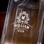 Henkilökohtainen Initial Wreath Whiskey Decanter kaiverrettu nimi ja päivämäärä Syntymäpäivä Vuosipäivä Joululahja baarimikot Alkoholin ystäville