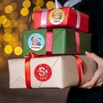 Spersonalizowana postać z kreskówki Santa Hat Inicjał Wodoodporne naklejki z imieniem Świąteczny wystrój Ulubione przyjęcia dla rodziny i dzieci
