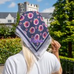 Personalisiertes Quadratisches Retro-Satintuch mit Geburtsblumen und Namen Alltagsaccessoires Reise Zubehör Geburtstag Geschenk für Damen