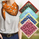 Personalisiertes Quadratisches Retro-Satintuch mit Geburtsblumen und Namen Alltagsaccessoires Reise Zubehör Geburtstag Geschenk für Damen