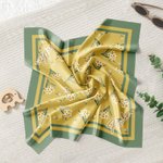 Personalisiertes Quadratisches Retro-Satintuch mit Geburtsblumen und Namen Alltagsaccessoires Reise Zubehör Geburtstag Geschenk für Damen