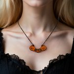 Collier Personnalisé avec Prénom en Tête de Mort Citrouille avec Revêtement Noir Cadeau de Toussaint pour Femmes et Filles