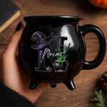 Spersonalizowany ceramiczny kubek na kawę z imieniem i nazwiskiem Magiczny kociołek i kapelusz czarownicy z brokatowym napisem Trick or Treat Prezent na Halloween dla kobiet i dzieci