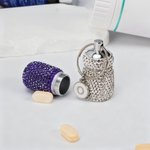 Porte-clés de pilules à double couche avec initiale pour le voyage Cadeau d'anniversaire pour les femmes qui prennent des médicaments