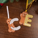 Henkilökohtainen piparkakkumies Glitter Initial Ornamentti kirjailtu nimi joulukuusi koristelu joululahja perheelle ystäville