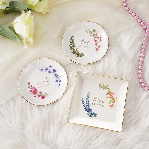 Cadeau de mariage et de fiançailles pour femme et petite amie avec initiales et date.