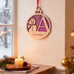 Personalisiertes Schneemann-Initiale Ornament aus Holz mit Schneeflocke Namen und Ripsband Weihnachtsbaumanhänger Weihnachtsgeschenk für Familie