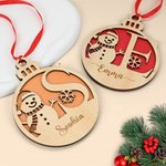 Personalisiertes Schneemann-Initiale Ornament aus Holz mit Schneeflocke Namen und Ripsband Weihnachtsbaumanhänger Weihnachtsgeschenk für Familie