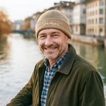 Bonnet en Tricot Doux Personnalisé avec Nom et Fleur de Naissance Brodé Accessoire Quotidien Cadeau d'Anniversaire pour Femmes Hommes