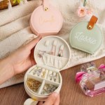 Scatola portagioie a mano in pelle PU personalizzata dal design semplice e dal nome, portatile e da viaggio, regalo di compleanno per la festa della mamma per donne e ragazze