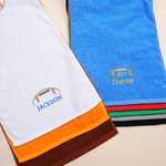 Toalla deportiva personalizada con diseño de balón de fútbol, 100% algodón, superabsorbente, suave y ligera, con nombre bordado Regalo de cumpleaños para los amantes de los deportes de fútbol