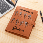 Gepersonaliseerd Bijbelvers Geboortebloem PU Leren A5 Notitieboekje met Naam Verjaardag Kerstcadeau voor Vrouwen Christenen