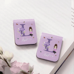 Personalisierter Magnetischer PU-Leder Lesezeichen-Clip mit Geburtsblume Cartoon-Charakter Initiale und Namen Geburtstag Geschenk für Bücherwürmer