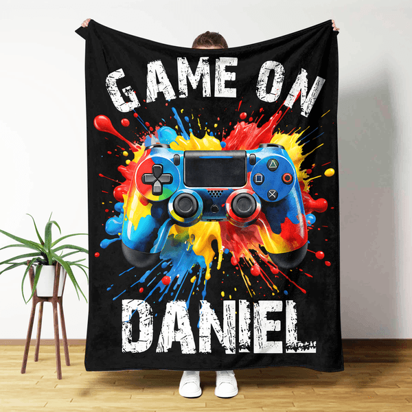 Personalisierte Decke mit Namen und Gamepad-Motiv im Farbspritzer-Stil Haus Deko Geburtstagsgeschenk für Kinder Gamer