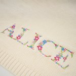 Coperta personalizzata colorata floreale in morbido cotone con nome ricamato Regalo di compleanno per la festa del bebè per i neonati e i nuovi genitori