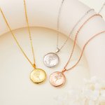 Gepersonaliseerde Geboortebloem Ketting met  Fotomedaillon en Gegraveerde Naam Verjaardag- en Jubileumcadeau voor Dames