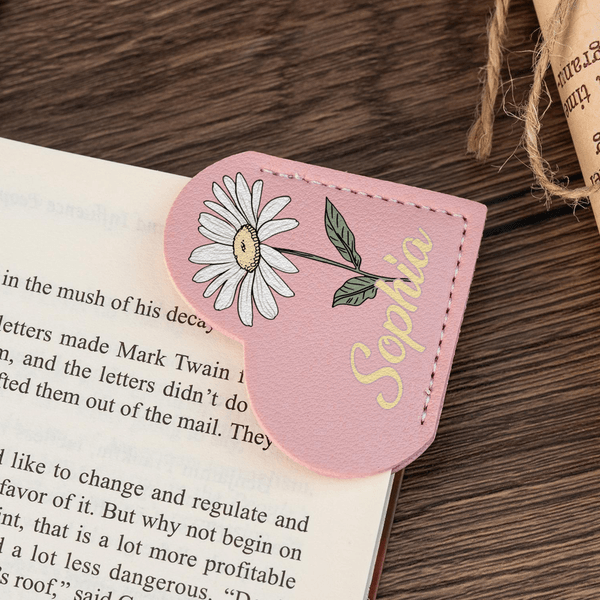 Marque-page personnalisé en cuir PU avec nom, fleur de naissance et coeur Cadeau d'anniversaire pour les amoureux de la lecture