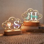 Personalisiertes Niedliche Tier Wolkenform LED-Nachtlicht mit Holzsockel Initiale Namen Kinderzimmer Deko Geburtstag Geschenk für Kinder Neugeborenen