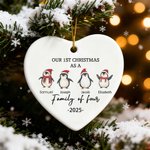Spersonalizowana ceramiczna ozdoba z imionami i rokiem na choinkę Nasze pierwsze Boże Narodzenie Penguin Family Heart Christmas Gift for Family Kids