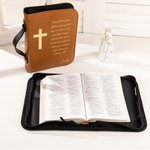 Personalisierte Buchhülle mit Kreuzmotiv Text und Namen | Geburtsblume wählbar | Bibeltasche | Taufe Konfirmation Geburtstag Geschenk für Christen