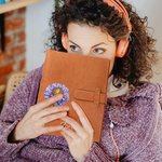 Personalizzato nascita nome fiore Pelle PU A5 Notebook Cover con tasca portaoggetti Viaggio Essentials Regalo di compleanno per la famiglia amici