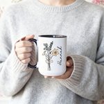 Bouquet de fleurs de naissance personnalisé 11 oz 15 oz Tasse à café en céramique avec nom Utilisation quotidienne Anniversaire Noël Cadeau pour la famille Ami