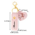 Gepersonaliseerde Geboortebloem PU Leren Naam Lippenstift Etui Sleutelhanger met Hartvormige Spiegel Make-up Essentials Verjaardag Huwelijkscadeau voor vrouwen