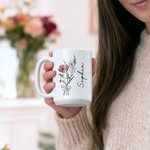 Bouquet de fleurs de naissance personnalisé 11 oz 15 oz Tasse à café en céramique avec nom Utilisation quotidienne Anniversaire Noël Cadeau pour la famille Ami