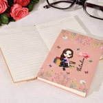 Libro personalizzato Personaggio della lettura dei cartoni animati A5 A6 Taccuino in pelle PU con nome e fiore di nascita Regalo di compleanno per topi di biblioteca