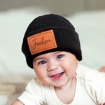 Chapeau bonnet chaud multicolore personnalisé avec nom patch en cuir PU Utilisation quotidienne Anniversaire Cadeau de douche de bébé pour 3 mois à 4 ans Bébé Toddler