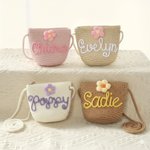Gepersonaliseerde Boho Bloem Verstelbaar Riet Crossbody Tas met Garen Naam Verjaardag Bruiloft Kerstcadeau voor Peuters Bloemen Meisjes Kinderen