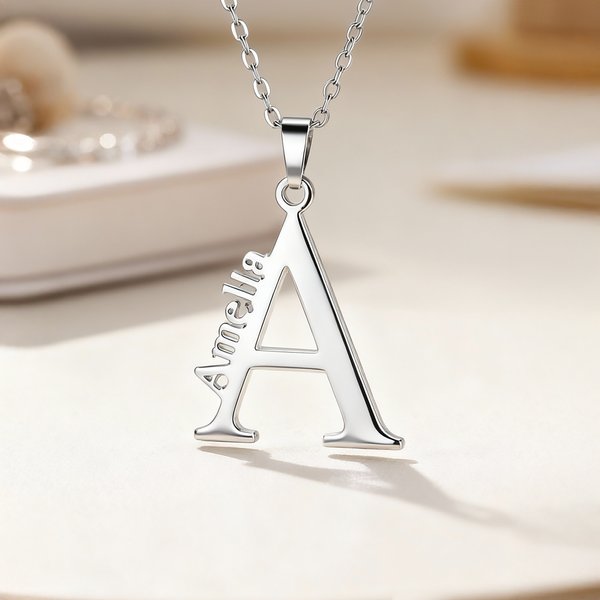 Tu inicial, tu historia - Collar personalizado con inicial y nombre - Regalo de cumpleaños graduación o aniversario