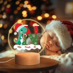 Cappello di Babbo Natale personalizzato Dinosauro iniziale Luce notturna a LED con nome e base in legno Home Decor Regalo di Natale per bambini
