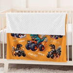 Spersonalizowany miękki koc do rzucania z imieniem i nazwiskiem Dinosaur Truck Adventure Design Dekoracja domu Świąteczny prezent urodzinowy dla dzieci Miłośnicy ciężarówek z dinozaurami