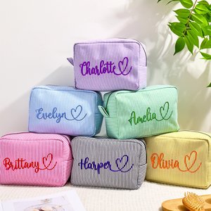 Personlig necessär randig design med broderat namn rymlig sminkväska för resor vardag och perfekt present till väninna