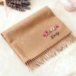 Personalisierter Bestickter Schal mit Blumenmuster Namen und Fransen Jahrestag Geburtstag Geschenk für Damen