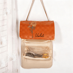 Personalisierte Geburt Blume zierlich PU Leder Kosmetiktasche mit Namen Reise Essentials täglichen Gebrauch Geburtstag Geschenk für Frauen