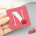 Personalizado Nacimiento Flor de doble cara 1X 2X PU Espejo de maquillaje de cuero con la inicial y el nombre Cumpleaños Boda Aniversario Regalo para Mujeres Niñas