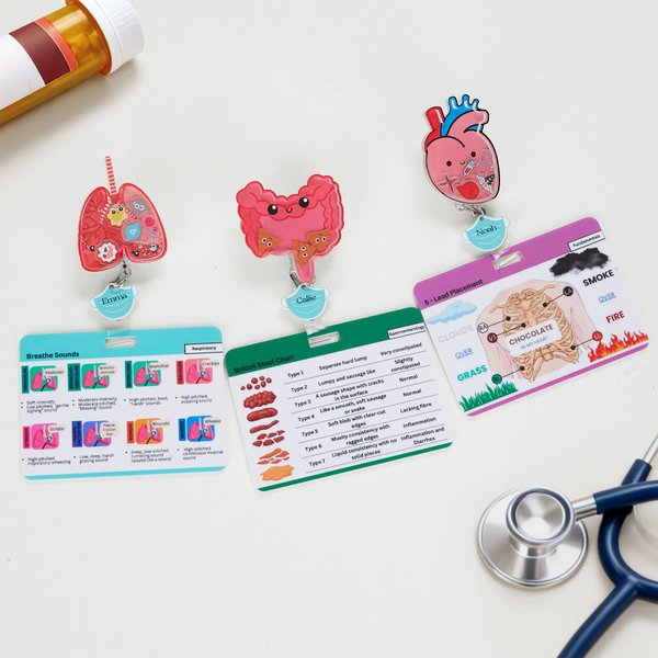 Badge rétractable personnalisé pour machine à anesthésier les organes humains et les pilules avec nom et prénom Cadeau d'appréciation de la semaine de l'infirmière pour infirmière et médecin