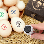 Personalisierte Huhn Silhouette Ei Blütenblätter Stempel Bauernhof Ei sicheres Etikett mit Box und Lebensmittelqualität Tinte Geburtstagsgeschenk für Familie Landwirt Züchter