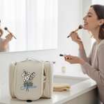 Henkilökohtainen Syntymä Kukka kukkakimppu nimi Multi-Compartment Toiletry Bag peili ja ripustettu koukku kannettava Travel Essential syntymäpäivälahja naisille
