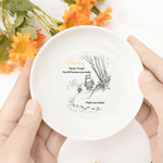 Spersonalizowana klasyczna ceramiczna taca na biżuterię z imieniem Kubusia Puchatka i serdeczną wiadomością - świąteczny prezent dla mamy i nauczyciela