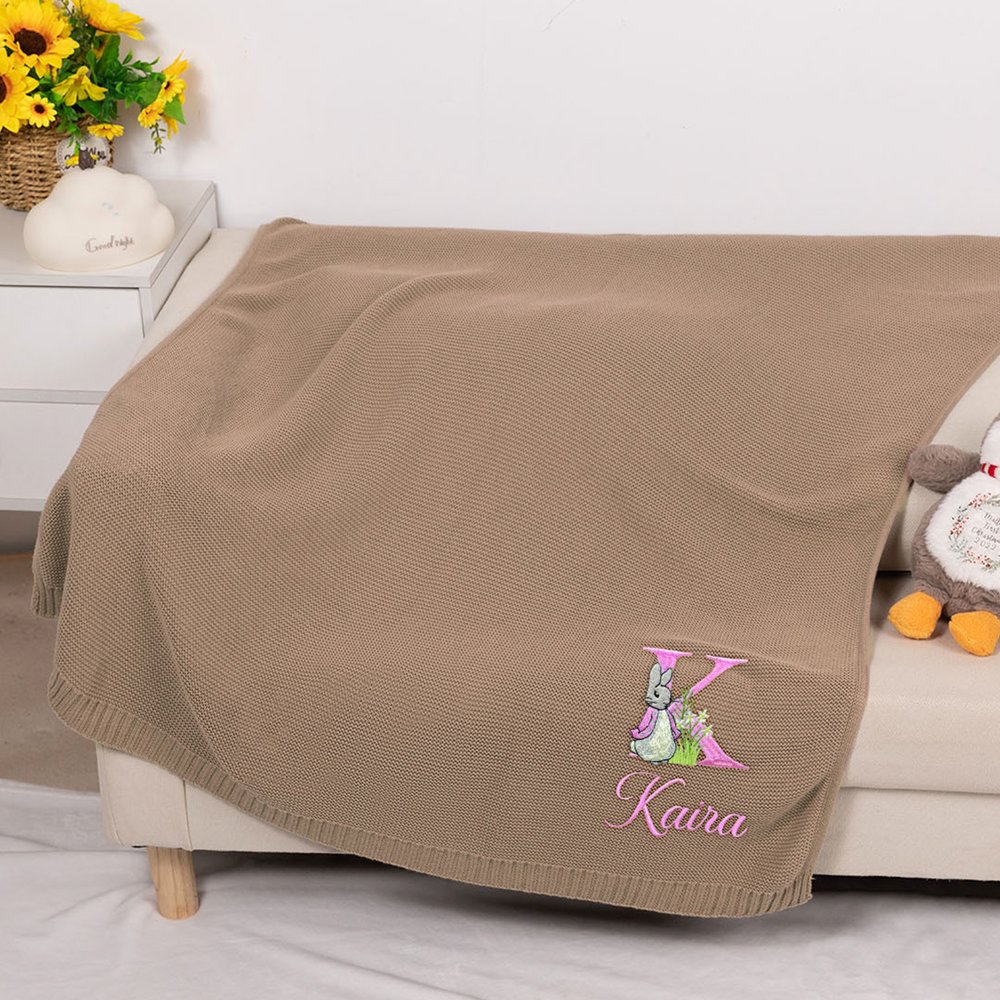 Bordado personalizado Peter Rabbit Manta de algodón suave para bebé con inicial y nombre Feliz Pascua Cumpleaños Regalo para recién nacidos Niños 6