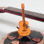 Personalized Wooden Guitar-Shaped Guitar Pick Holder with Engraved Text and 1-4 Picks Music Accessories Christmas Birthday Gift for Guitar Player