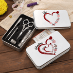 Scatola di latta personalizzata con design a cuore e set di 6 strumenti per cucire con nomi di bambini Regalo di Natale e compleanno per gli amanti del cucito sartoriale
