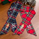 Personalizzato Natale Schiaccianoci Wreath Sash con ricamato iniziale Home Decor Regalo di Natale per gli amici della famiglia