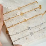 Personligt minimalistiskt zirkoninitialarmband födelsedag julbröllopspresent för flickvänner vänner brudtärnor