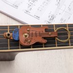Personalised PU Leather Guitar Pick Holder Keychain with Engraved Text and Pick Birthday Christmas Gift for Guitar Music Lovers